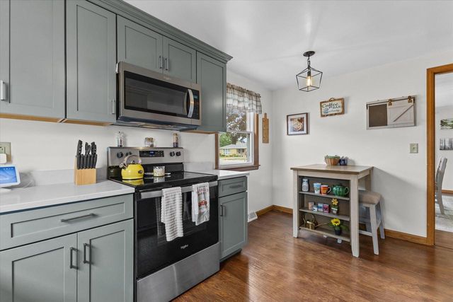 5632 Pershing BOULEVARD, Kenosha, WI 53144