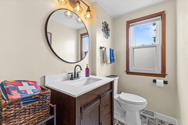 5632 Pershing BOULEVARD, Kenosha, WI 53144