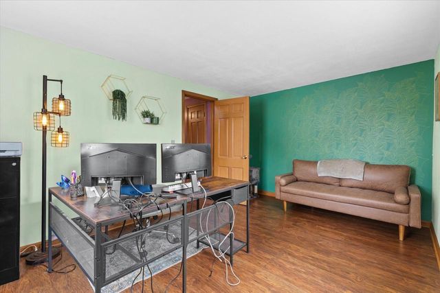 5632 Pershing BOULEVARD, Kenosha, WI 53144