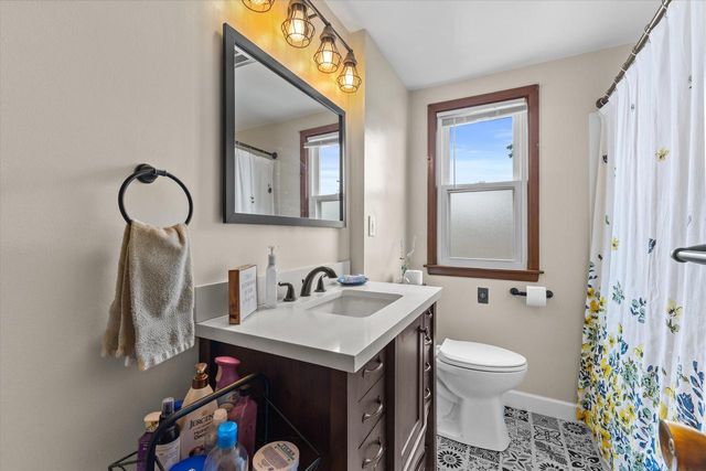 5632 Pershing BOULEVARD, Kenosha, WI 53144