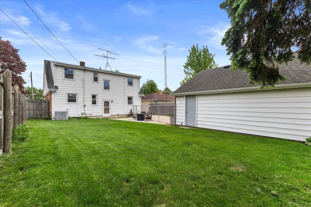 5632 Pershing BOULEVARD, Kenosha, WI 53144