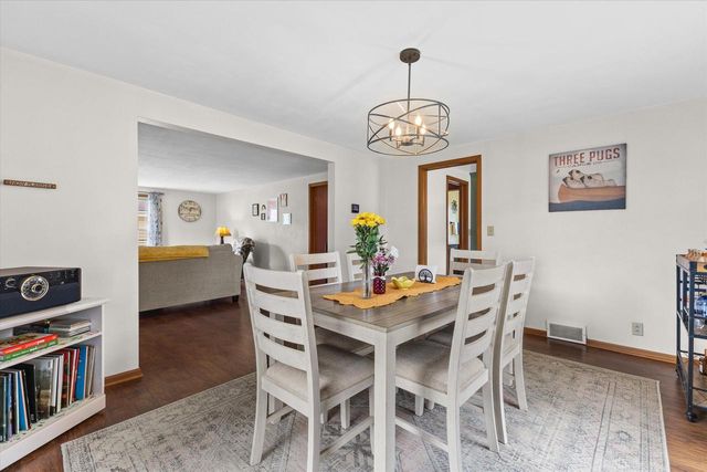 5632 Pershing BOULEVARD, Kenosha, WI 53144