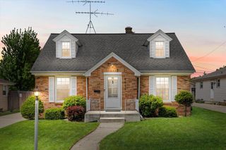 5632 Pershing BOULEVARD, Kenosha, WI 53144