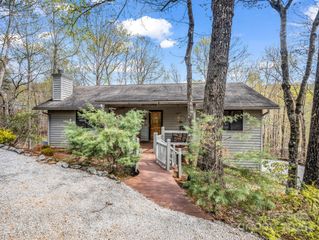 780 Rixhaven Drive, Saluda, NC 28773