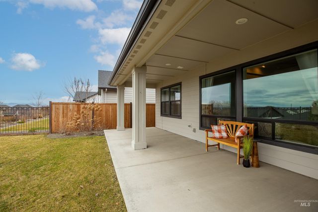 1618 W Tenzing St, Nampa, ID 83686