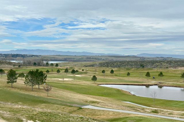 1618 W Tenzing St, Nampa, ID 83686