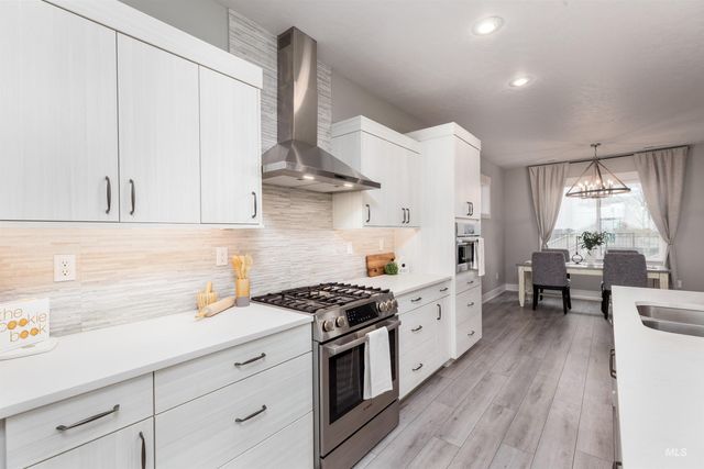 1618 W Tenzing St, Nampa, ID 83686