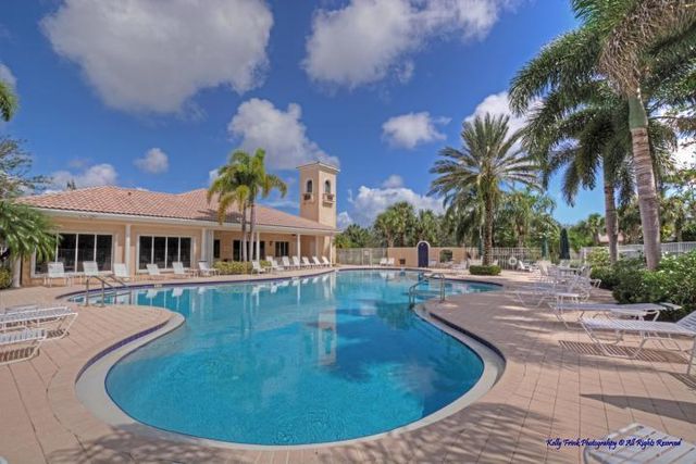 8984 SE Hawks Nest Court, Hobe Sound, FL 33455