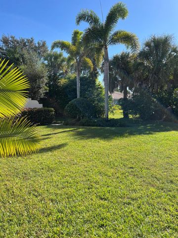 8984 SE Hawks Nest Court, Hobe Sound, FL 33455