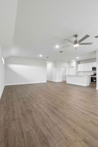 484 Hundred Acre Drive, Waxahachie, TX 75165