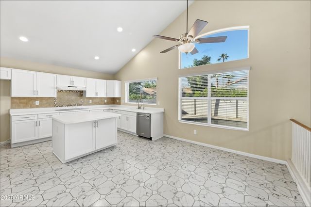 1202 E LIGHTHOUSE Court, Gilbert, AZ 85234