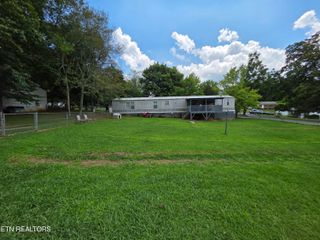 206 Raccoon Valley Rd, Powell, TN 37849