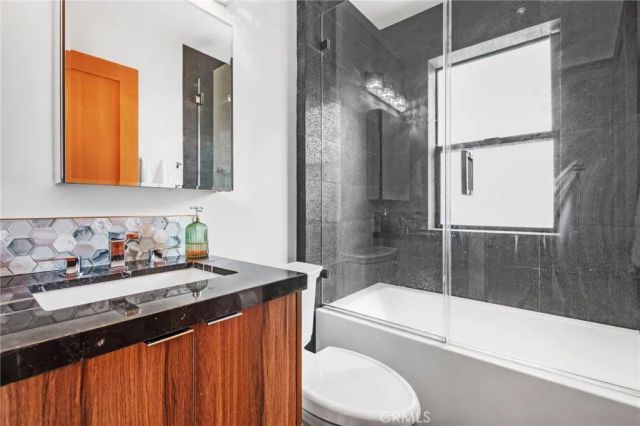 1479 Highgate, Los Angeles, CA 90042