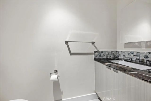 1479 Highgate, Los Angeles, CA 90042