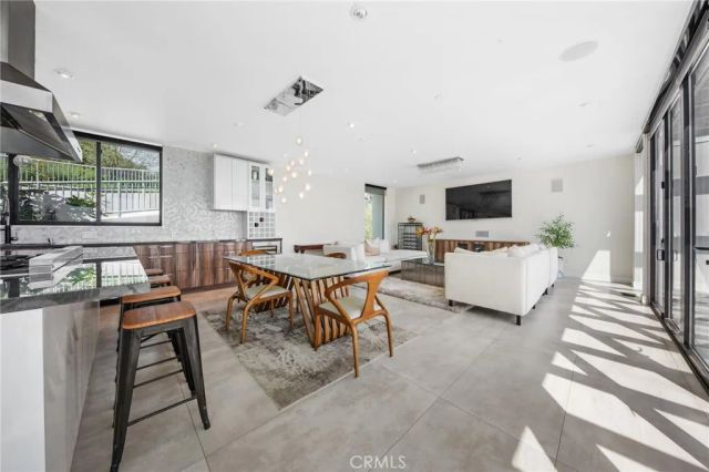1479 Highgate, Los Angeles, CA 90042