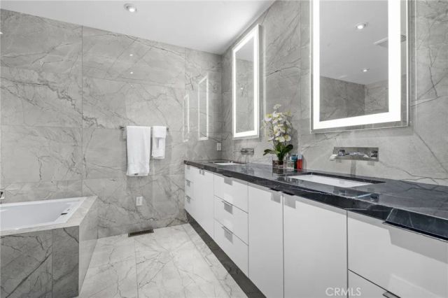 1479 Highgate, Los Angeles, CA 90042
