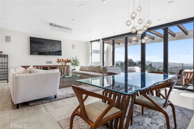 1479 Highgate, Los Angeles, CA 90042