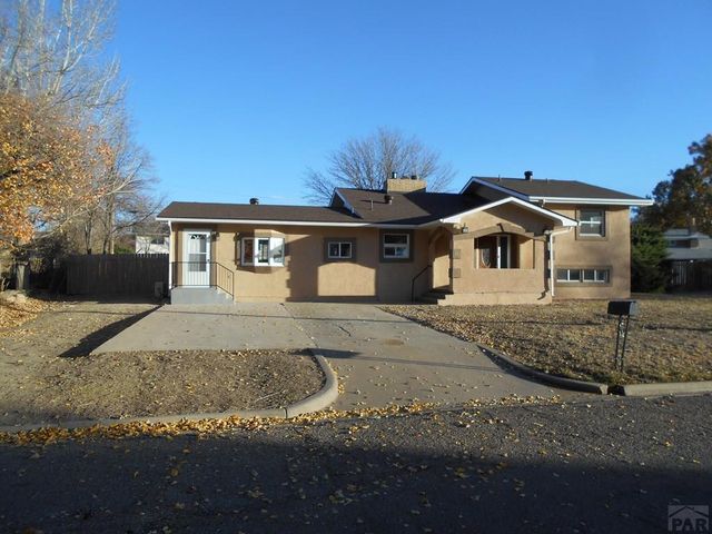 15 Circle Dr, La Junta, CO 81050