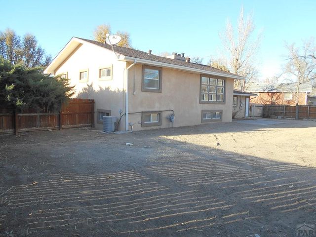 15 Circle Dr, La Junta, CO 81050