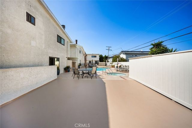 2611 Ruhland Avenue 3, Redondo Beach, CA 90278