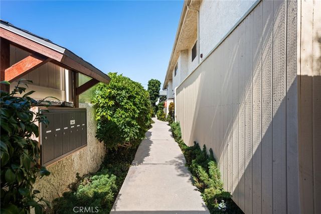 2611 Ruhland Avenue 3, Redondo Beach, CA 90278