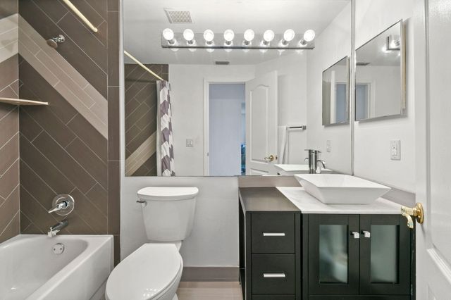 49 Admirals Court, Palm Beach Gardens, FL 33418