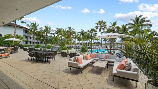 49 Admirals Court, Palm Beach Gardens, FL 33418