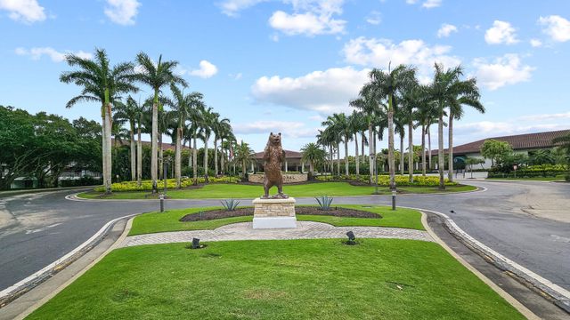 49 Admirals Court, Palm Beach Gardens, FL 33418