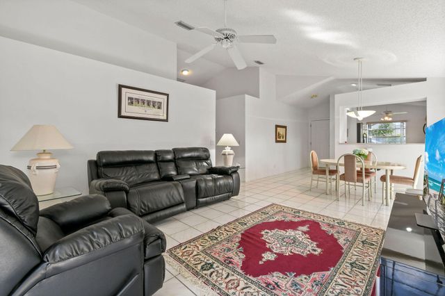 49 Admirals Court, Palm Beach Gardens, FL 33418