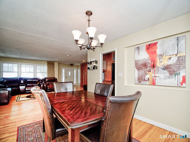 136 Knoll Drive, Hamden, CT 06518