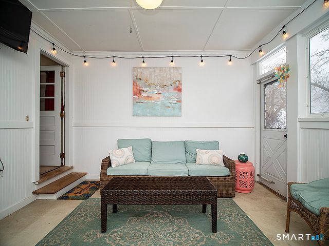 136 Knoll Drive, Hamden, CT 06518