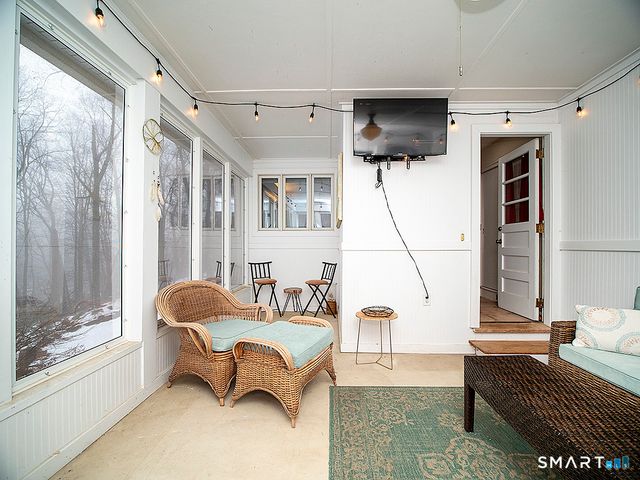 136 Knoll Drive, Hamden, CT 06518