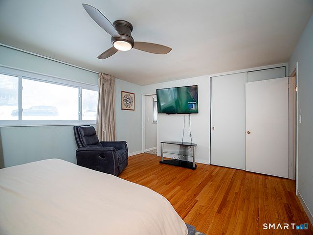 136 Knoll Drive, Hamden, CT 06518