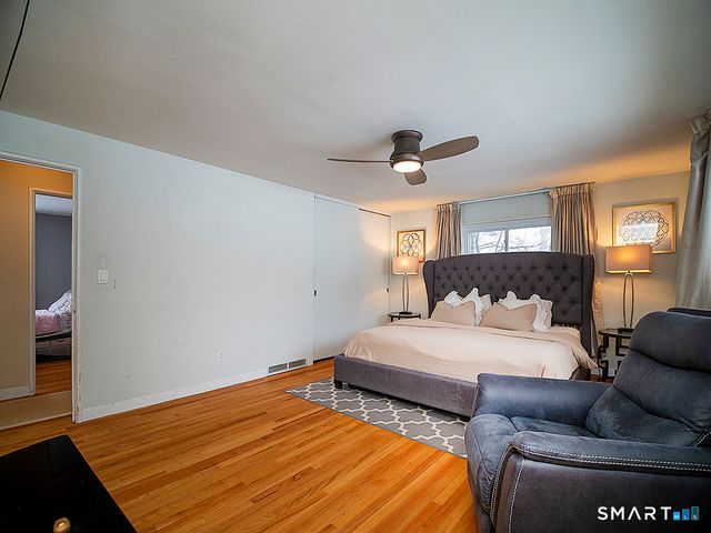 136 Knoll Drive, Hamden, CT 06518