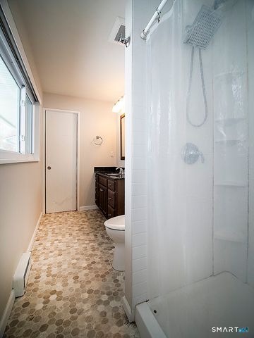 136 Knoll Drive, Hamden, CT 06518