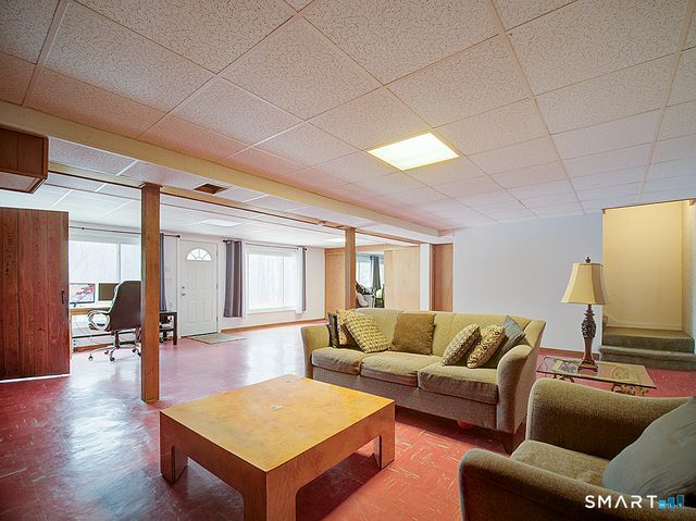 136 Knoll Drive, Hamden, CT 06518