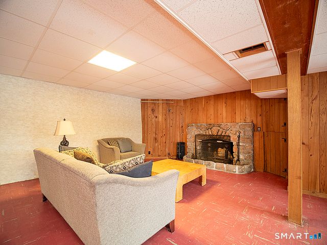 136 Knoll Drive, Hamden, CT 06518