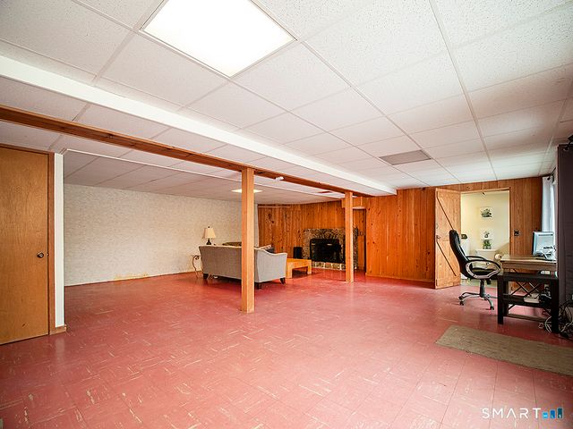 136 Knoll Drive, Hamden, CT 06518