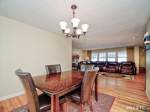 136 Knoll Drive, Hamden, CT 06518