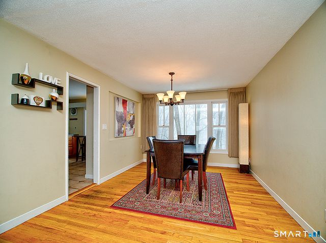 136 Knoll Drive, Hamden, CT 06518