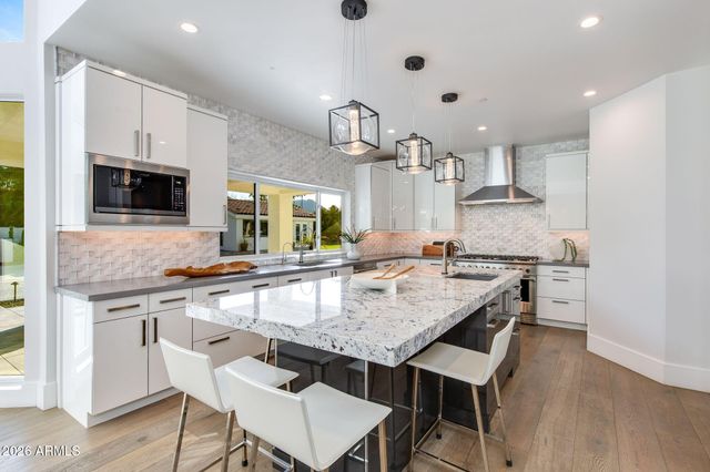 5501 E SANNA Street, Paradise Valley, AZ 85253