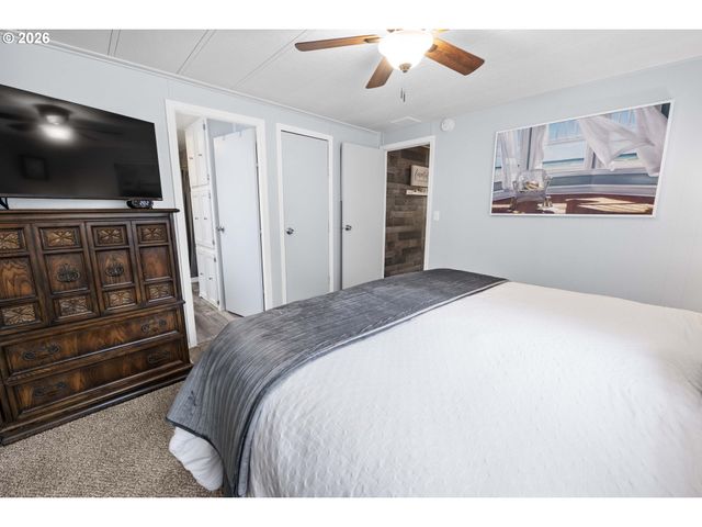 89695 Old Bog Rd, Warrenton, OR 97146