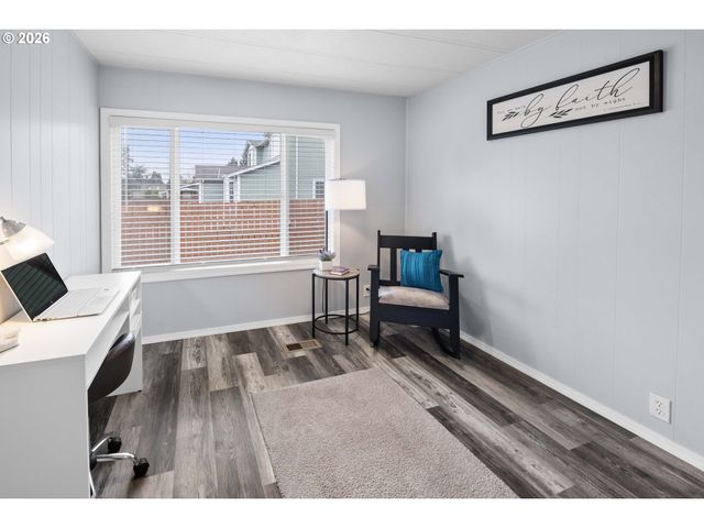 89695 Old Bog Rd, Warrenton, OR 97146