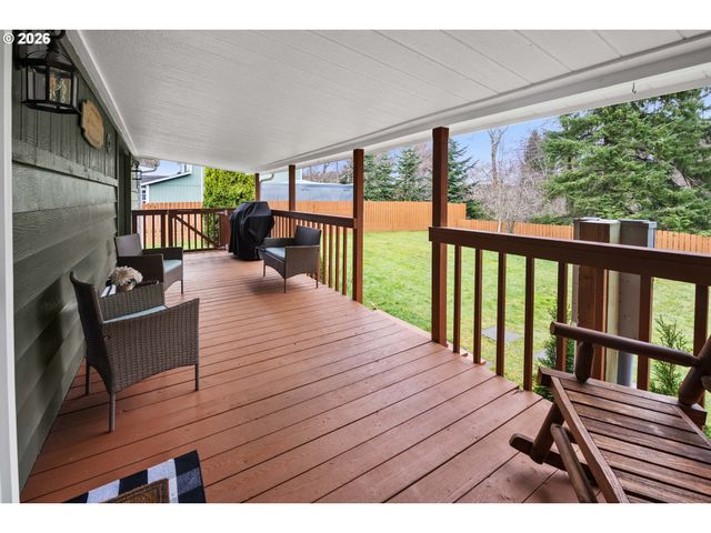 89695 Old Bog Rd, Warrenton, OR 97146