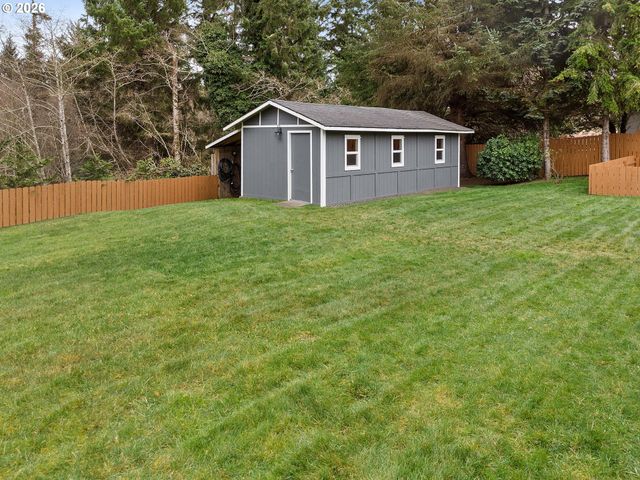 89695 Old Bog Rd, Warrenton, OR 97146