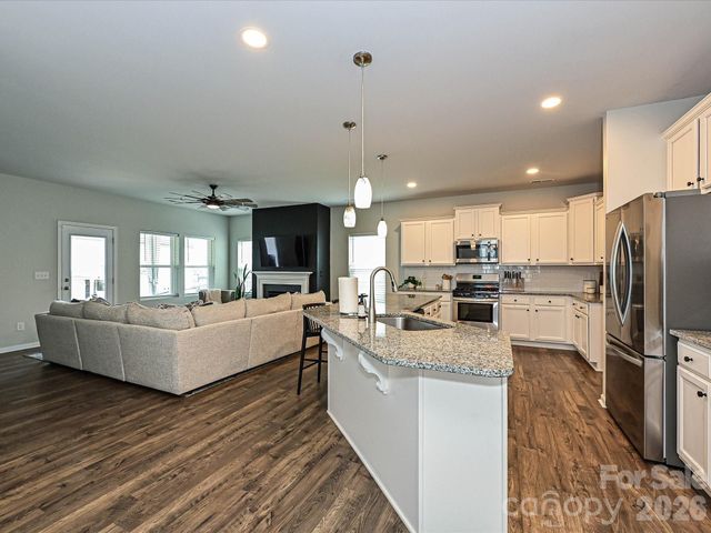 7677 Tanglewood Way, Denver, NC 28037