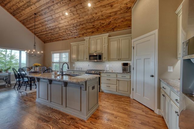 504 Ivy Log Heights Road, Young Harris, GA 30582