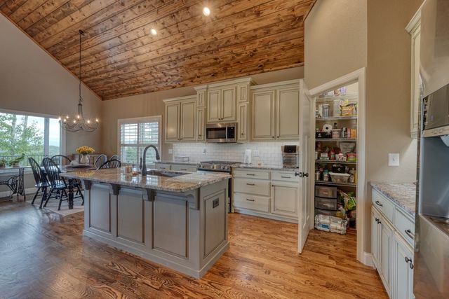 504 Ivy Log Heights Road, Young Harris, GA 30582