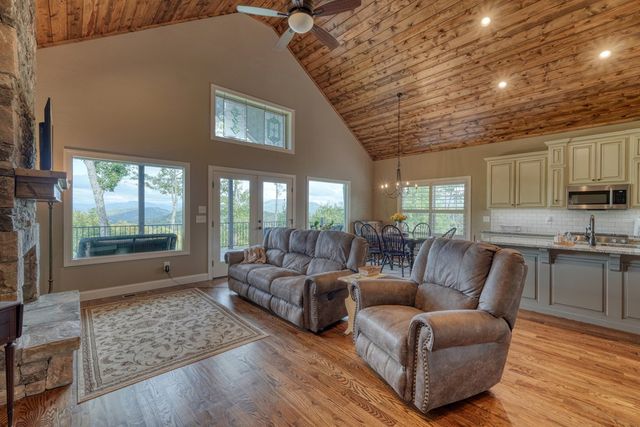 504 Ivy Log Heights Road, Young Harris, GA 30582