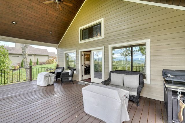 504 Ivy Log Heights Road, Young Harris, GA 30582